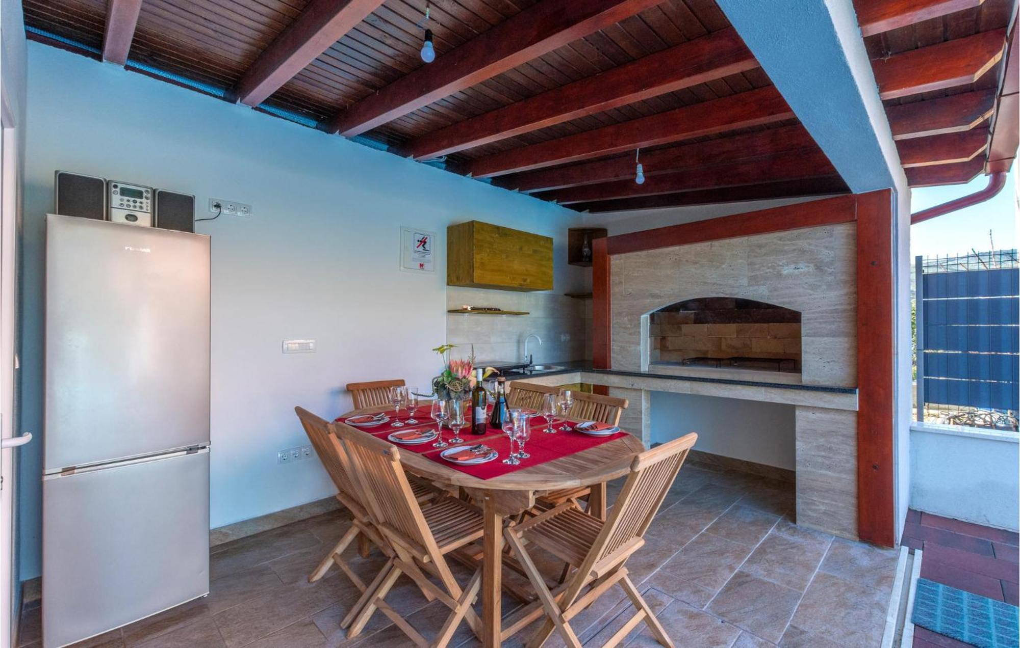 Nice Apartment In Plano With Kitchen Exterior foto